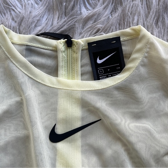 Nike City Ready Butter Yellow Mesh Long Sleeve Bodysuit Small - Picture 13 of 16